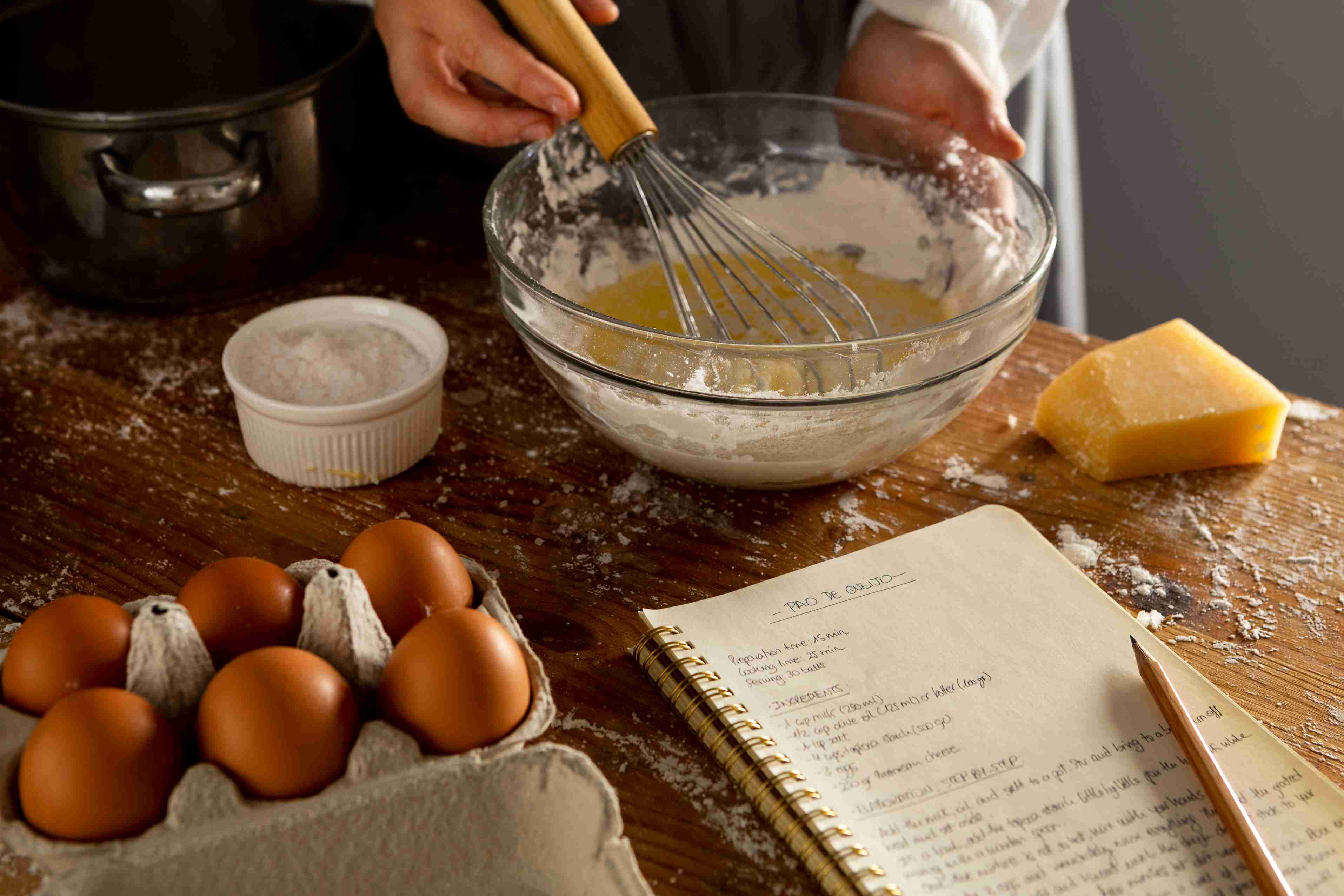 7 Bahan Pembuat Kue yang Wajib Ada di Dapur Anda