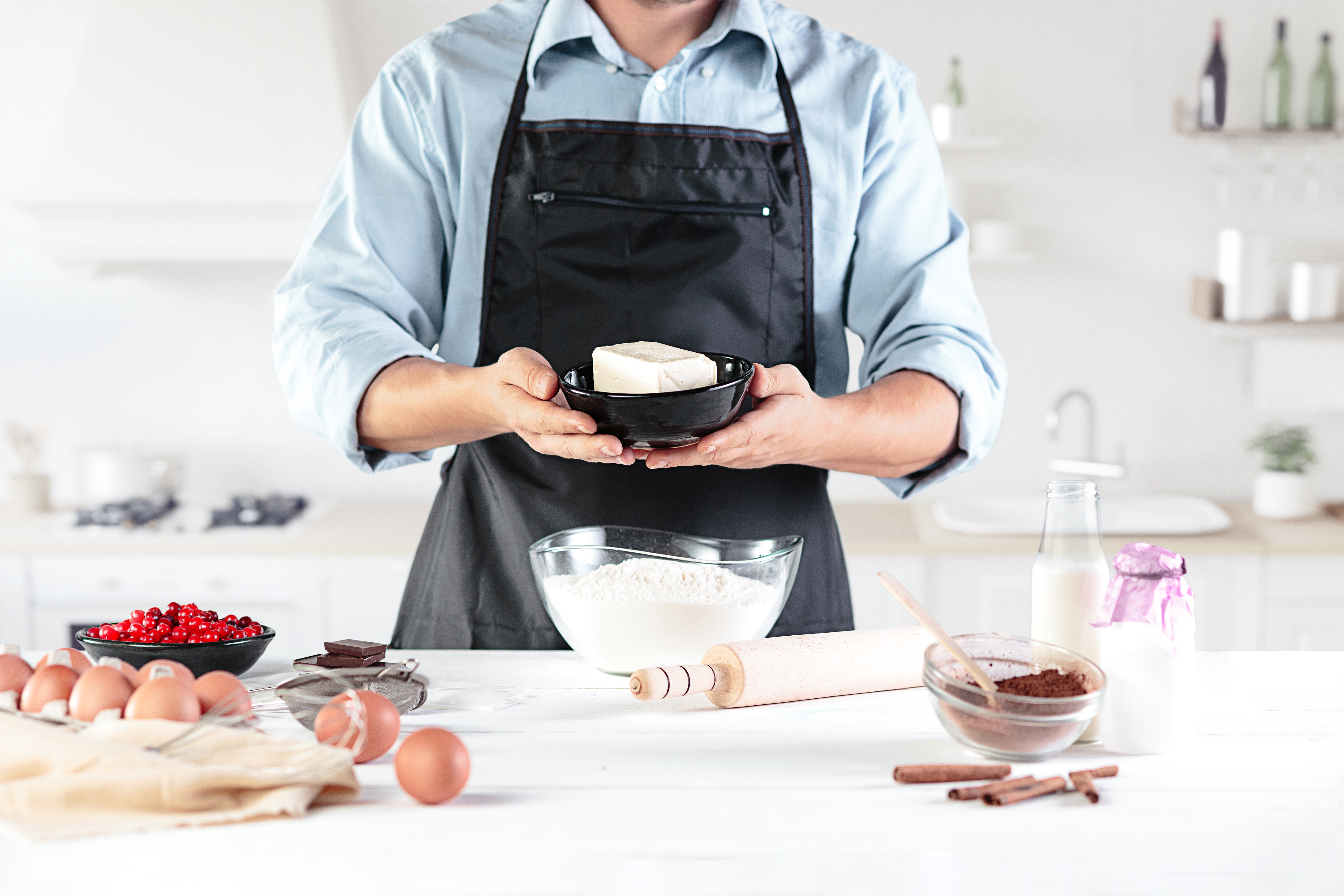 Bahan Pembuat Kue Alami vs. Buatan: Mana yang Lebih Baik?